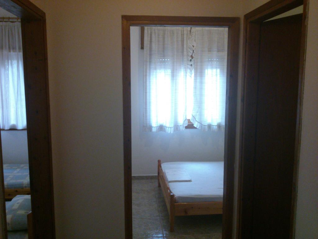 Kalaitzis Apartments Kalyves Polygyrou الغرفة الصورة